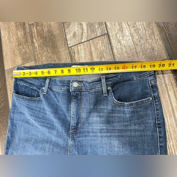 Levi’s 311 Shaping Skinny Capri Jeans Women’s Plus Size 20W - Picture 7 of 7